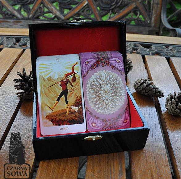 Jak dbać o talie Tarota – przechowywanie i oczyszczanie