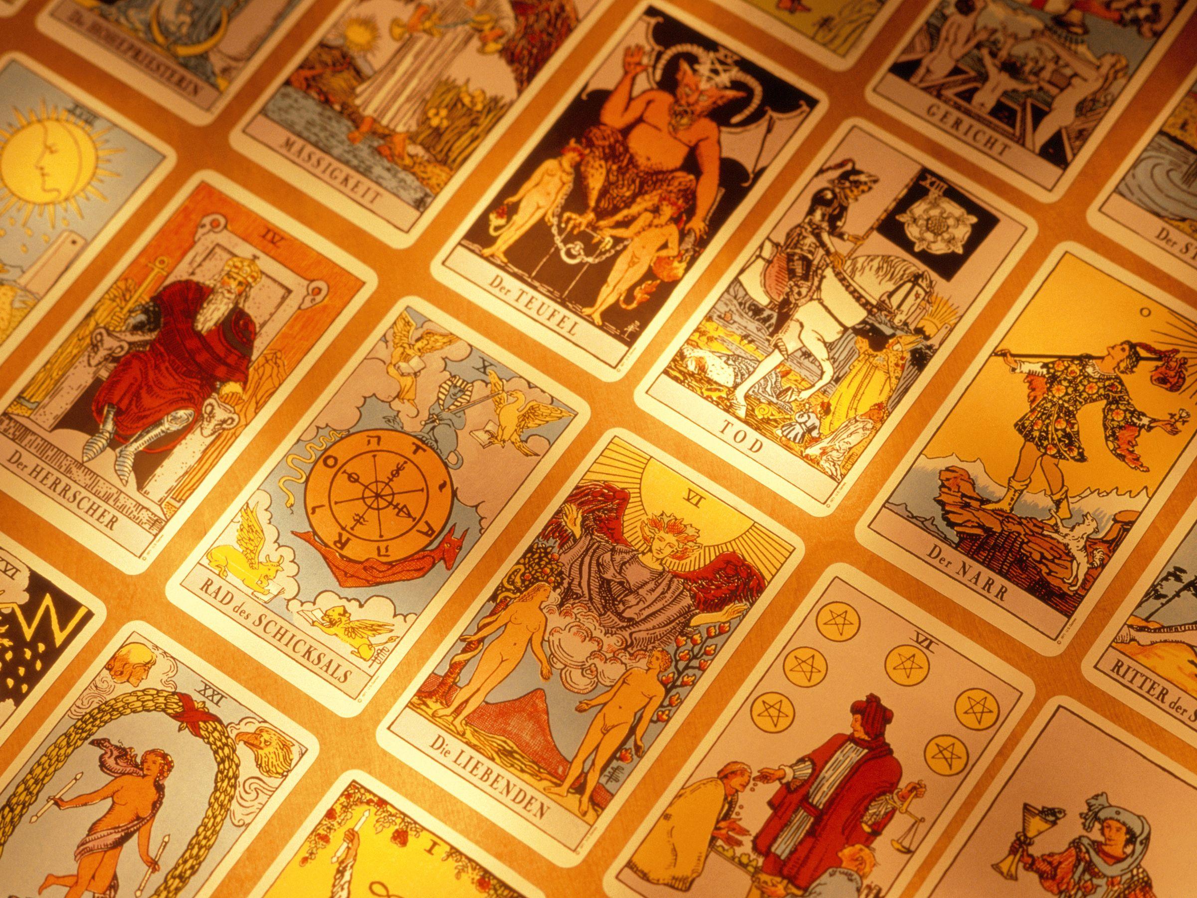 Online Tarot – wybór platform, dobre praktyki, bezpieczeństwo